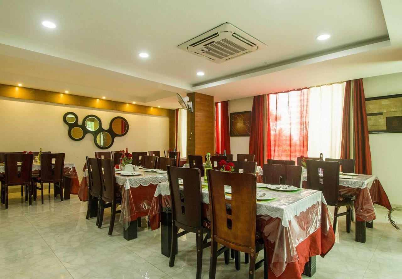 Collection O Govinda Sai Hotel Ширди Екстериор снимка