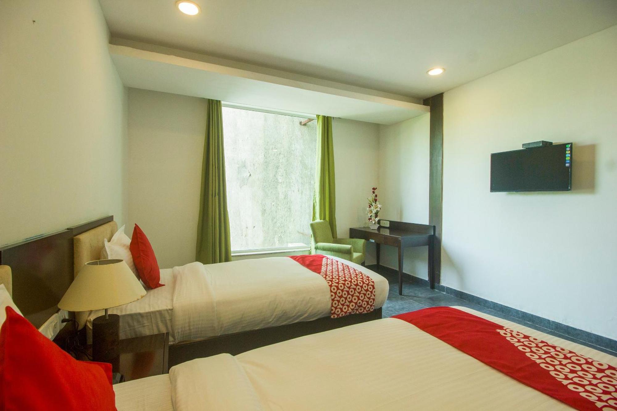 Collection O Govinda Sai Hotel Ширди Екстериор снимка