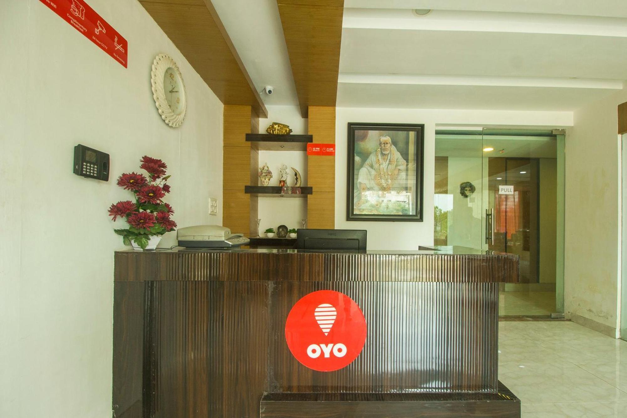 Collection O Govinda Sai Hotel Ширди Екстериор снимка