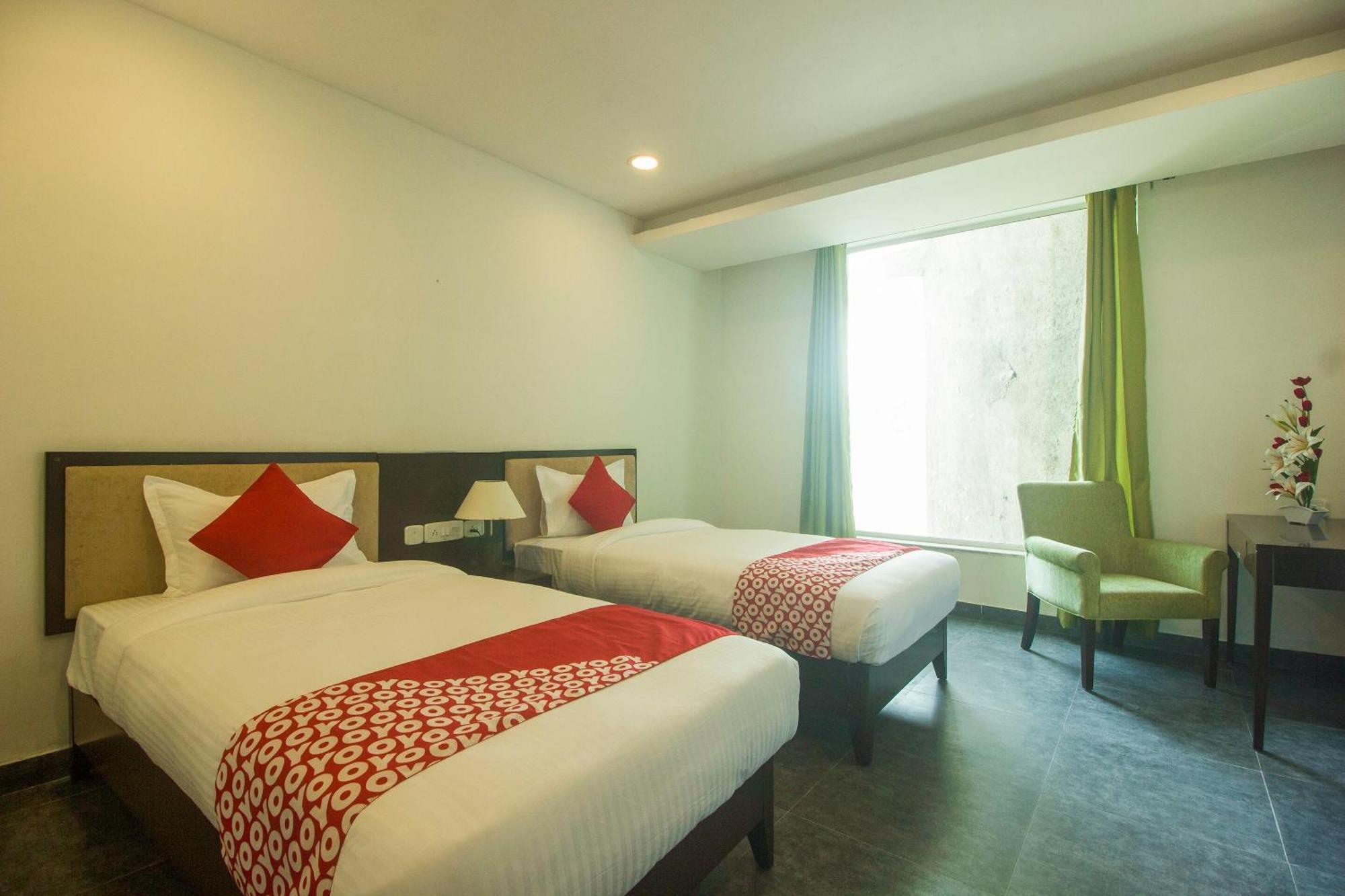 Collection O Govinda Sai Hotel Ширди Екстериор снимка