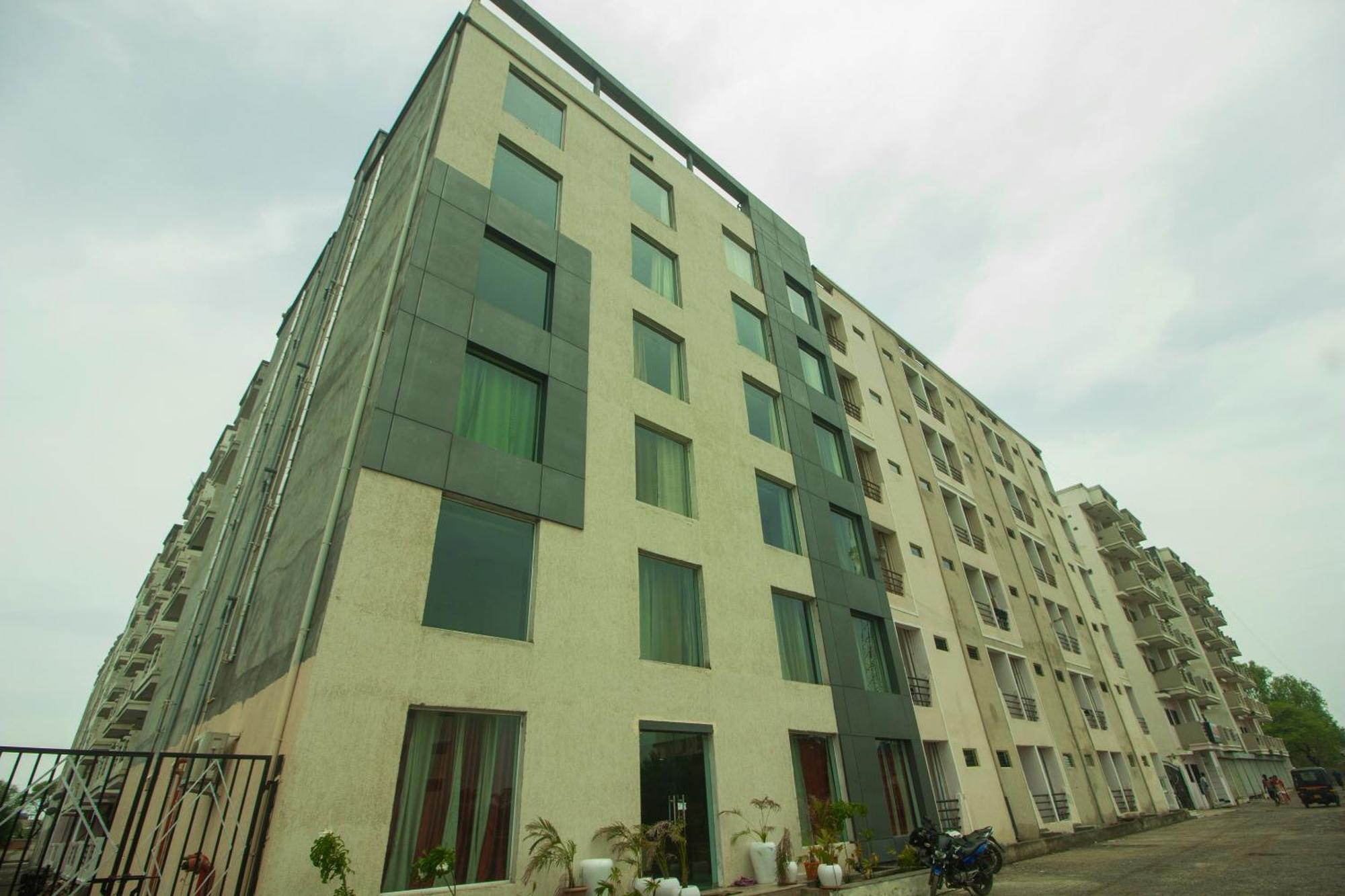 Collection O Govinda Sai Hotel Ширди Екстериор снимка