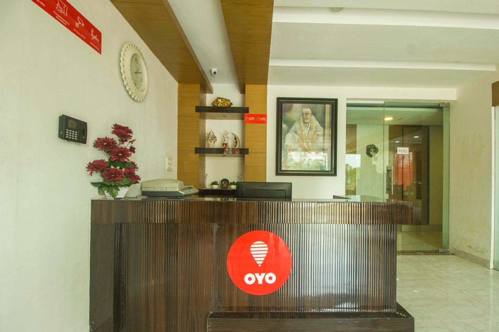 Collection O Govinda Sai Hotel Ширди Екстериор снимка